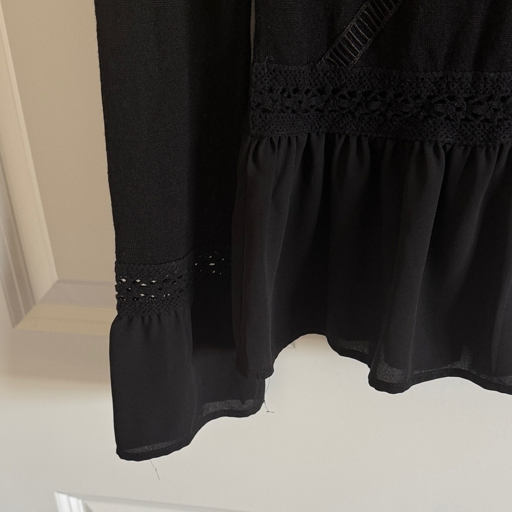 White House Black Market Black Boho Peplum Sweater Blouse Lace Ruffle Detail XS - Picture 5 of 8